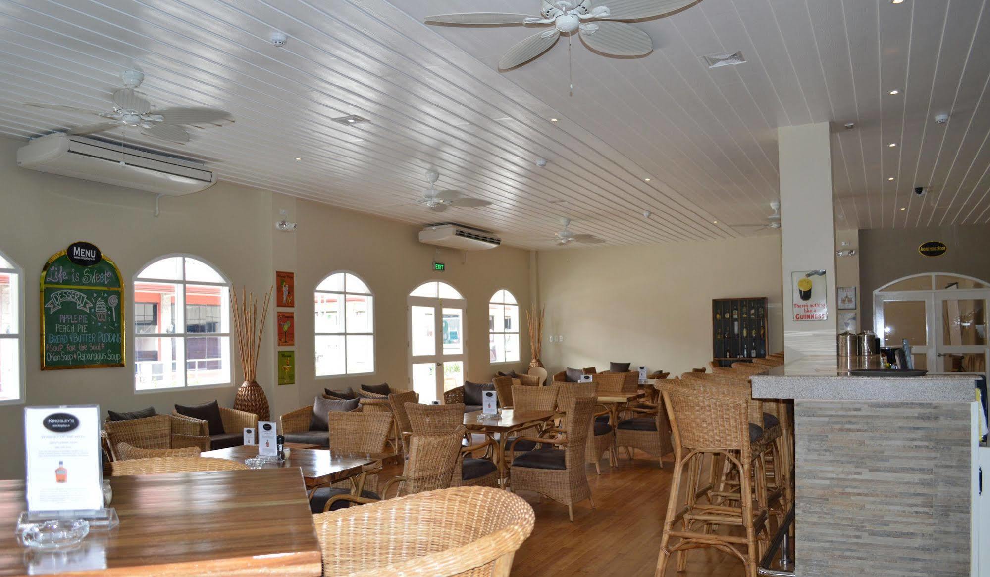 Kingsley'S Hotel And Gastro Pub Mabalacat 外观 照片