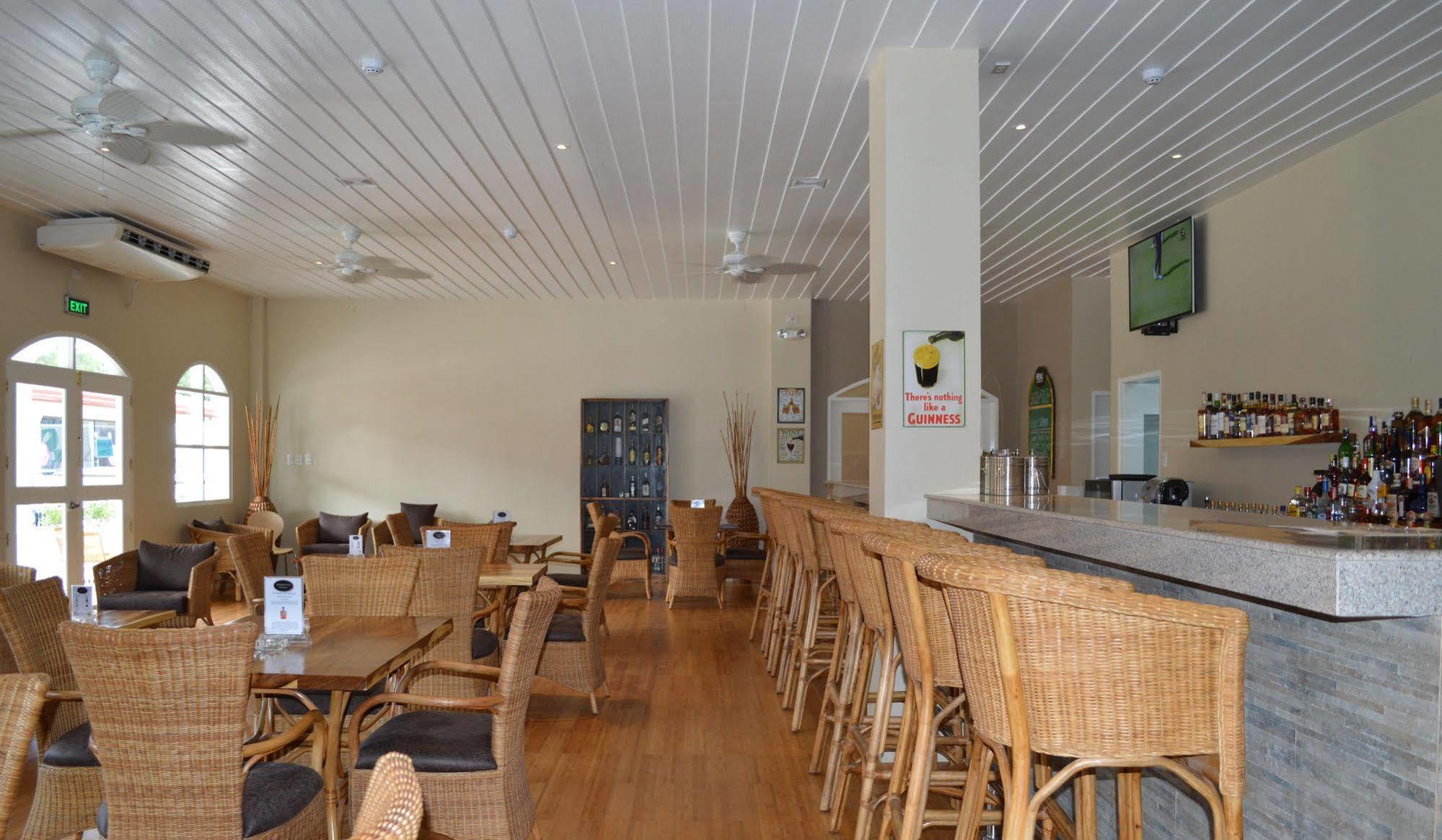 Kingsley'S Hotel And Gastro Pub Mabalacat 外观 照片
