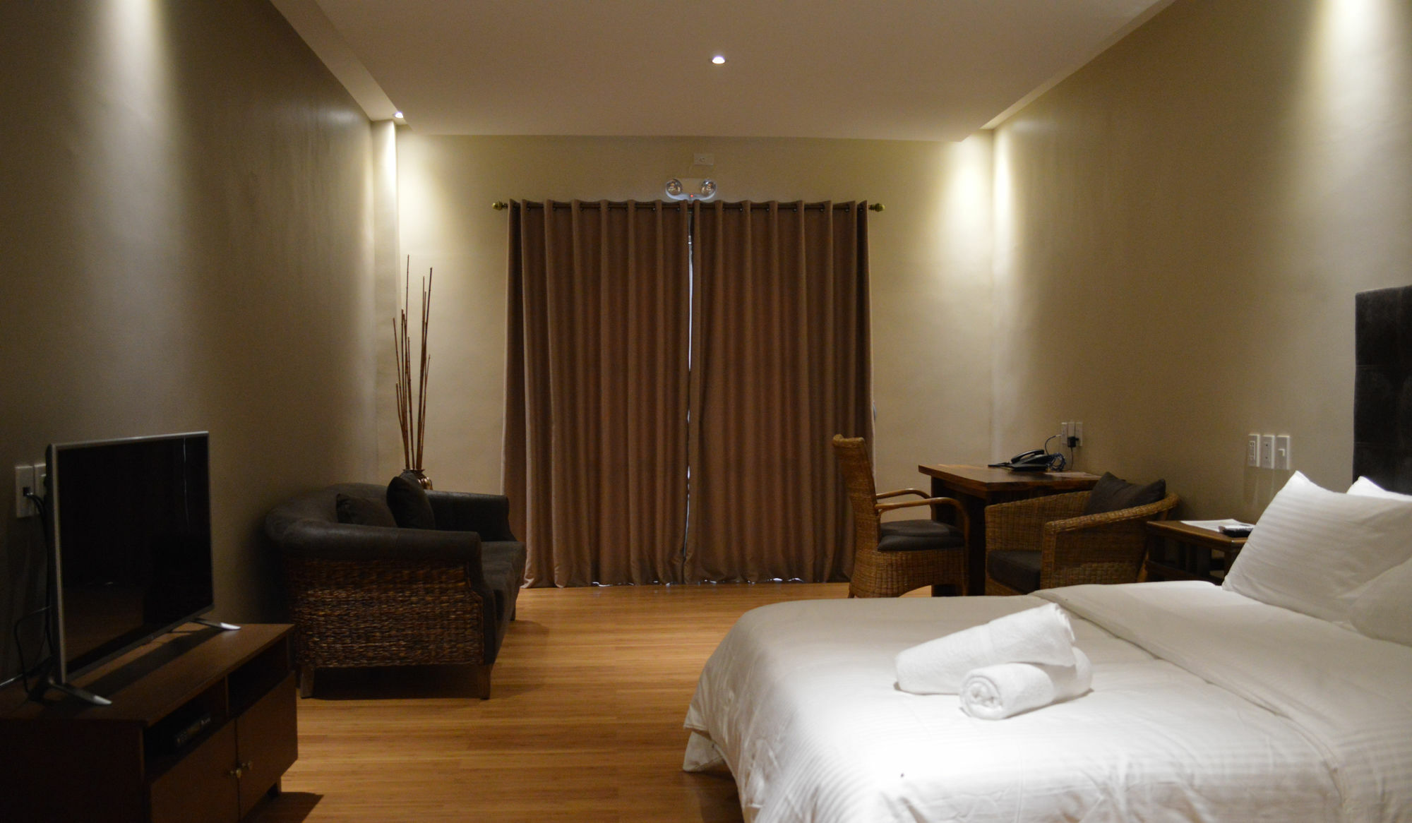 Kingsley'S Hotel And Gastro Pub Mabalacat 外观 照片